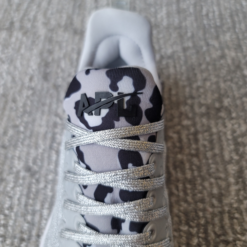 APL NIB Techloom Tracer Trainer Sneaker Size 5.5 Color Silver Black Leopard - Picture 3 of 8